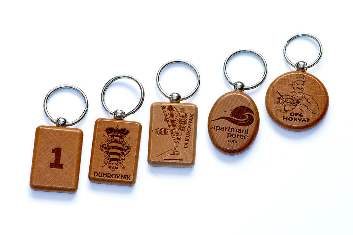 Privjesci od punog drveta