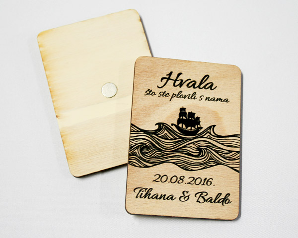 Drveni magnet kao poklon za vjenčanje