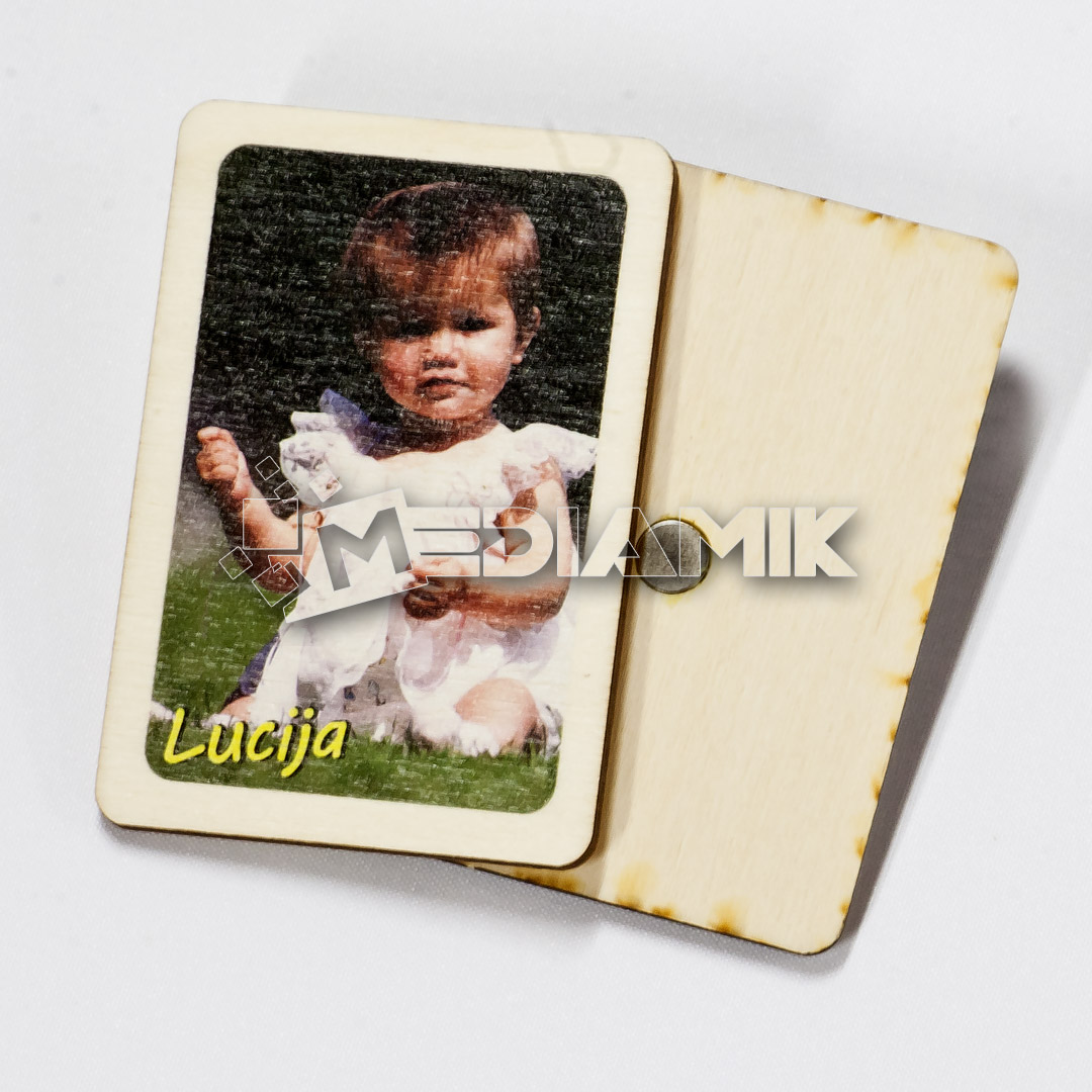 Drveni magnet s motivom Vašeg djeteta