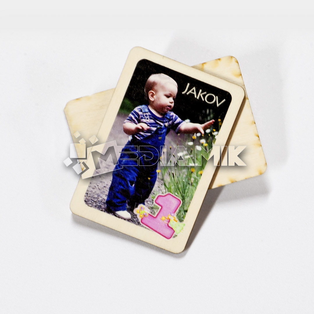Drveni magnet s motivom Vašeg djeteta